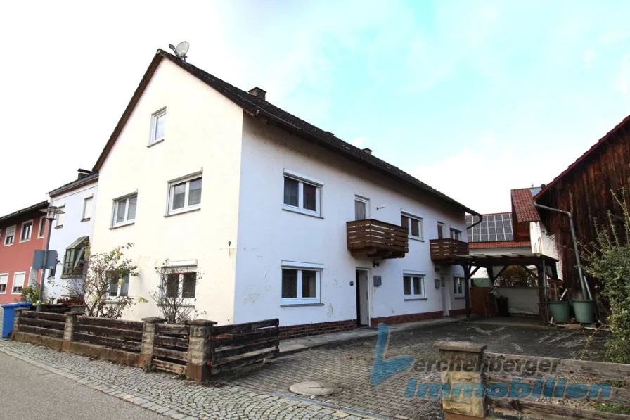 Hausansicht.jpg - Haus kaufen in Pilsting - ***Großzügiges Wohnhaus in zentraler Lage von Pilsting ***