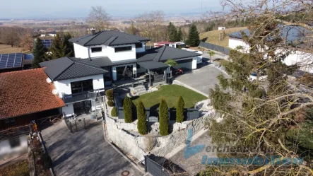 Südansicht - Haus kaufen in Künzing / Forsthart - Modernes Wohnhaus in Aussichtslage Nähe Osterhofen