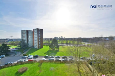 Ausblick - Wohnung kaufen in Köln - Kapitalanlage - 3-Zimmer-Wohnung im gepflegten Mehrfamilienhaus mit Balkon!