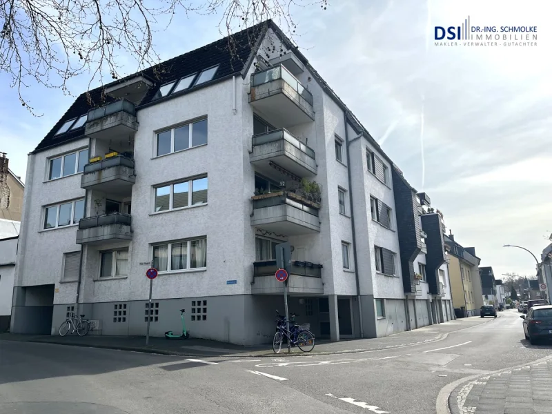 Hausansicht - Wohnung kaufen in Köln / Poll - Köln-Poll: Helle 3-Zimmer-Wohnung mit Balkon und Garage in Rheinnähe