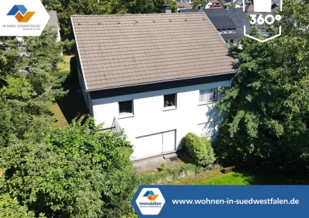 Titelbild - Haus kaufen in Meinerzhagen - VR IMMO: Sehr großes, in 3 Einheiten teilbares Einfamilienhaus mit Schwimmbad in bester Lage