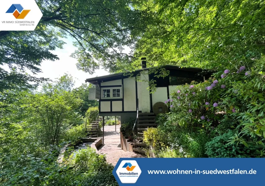 Titelbild - Haus kaufen in Plettenberg - VR IMMO: Bezauberndes Gartenhaus direkt am Wald.