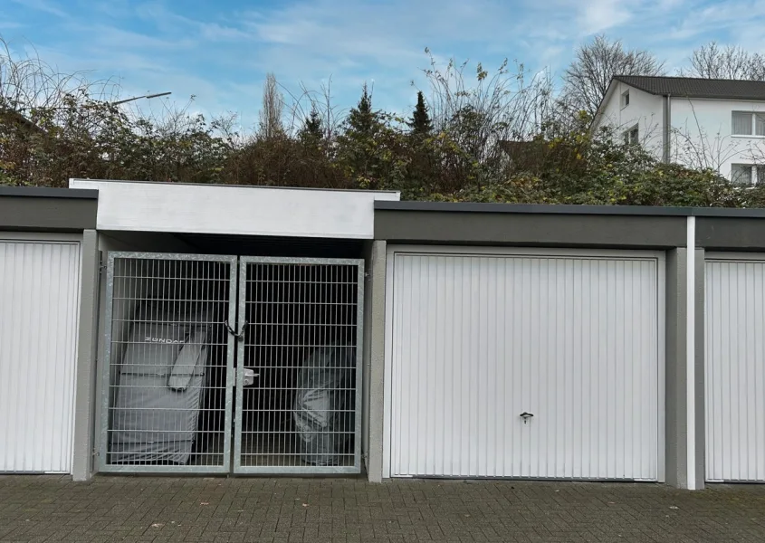 Carport + Garage