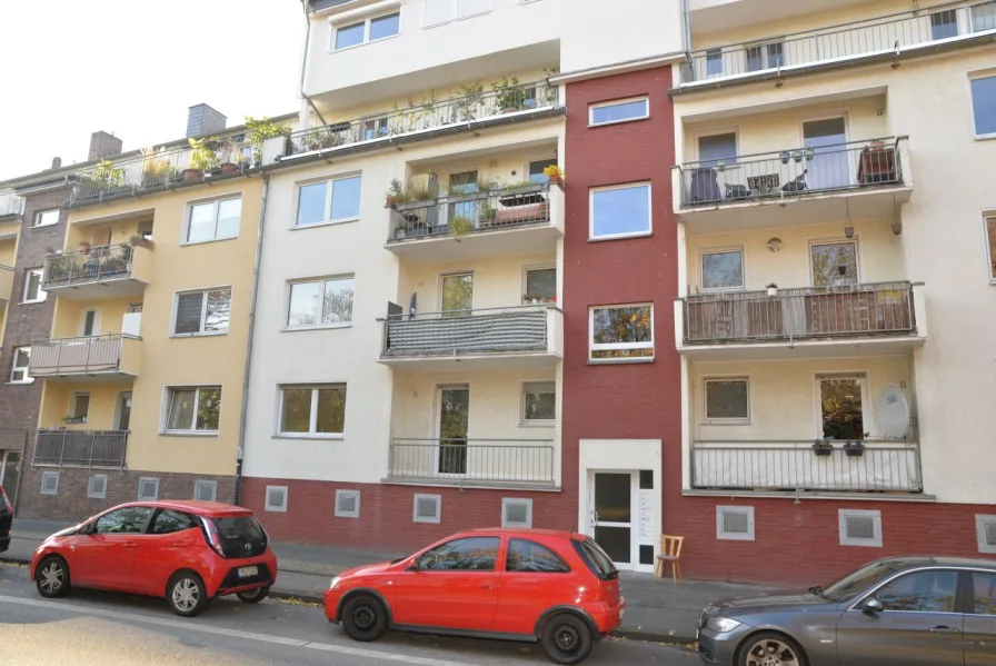 Außenansicht. - Wohnung kaufen in Köln - 4-Zimmer-'Wohnung mit 2 Balkon in  Köln- Riehl