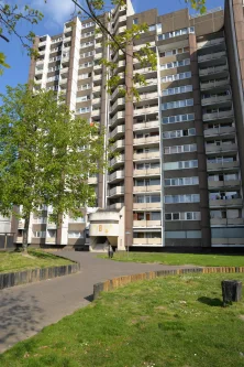 Außenansicht - Wohnung kaufen in Köln - 3 Zimmer Wohnung in  Meschenich