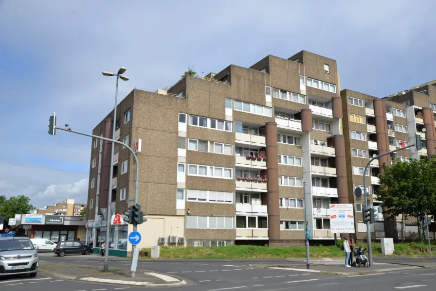 Außenansicht - Wohnung kaufen in Köln - 2 Zimmer Wohnung