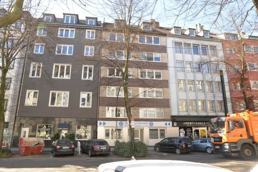 Außenansicht - Wohnung mieten in Düsseldorf - 2 Zimmer Dachgeschoß  Wohnung in Friedrichstadt