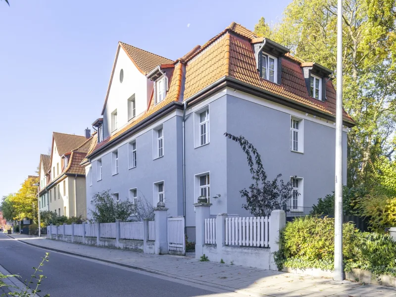 Hausansicht - Haus kaufen in Braunschweig - MEHRFAMILIENHAUS IN BRAUNSCHWEIG