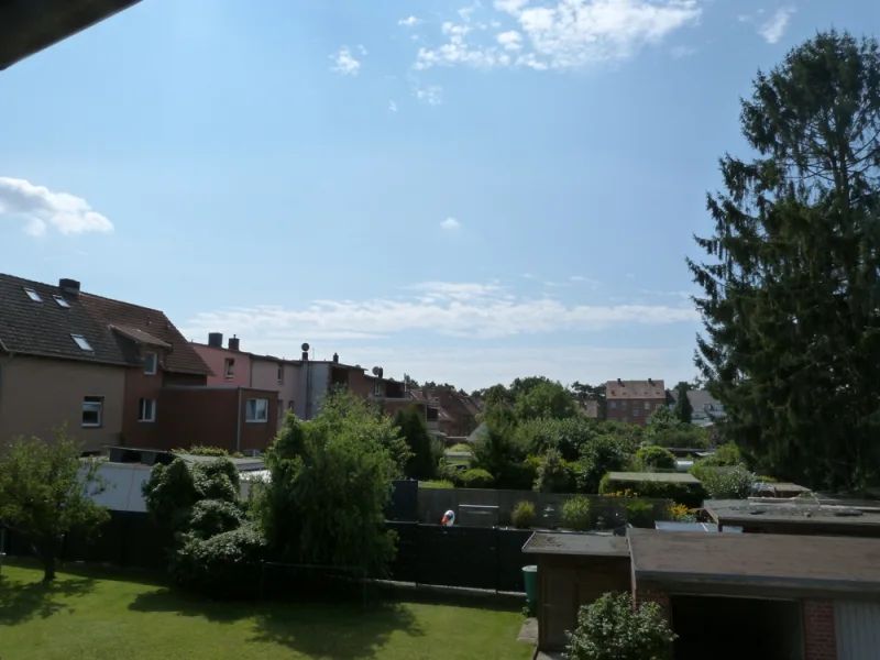 Blick vom Balkon - Wohnung mieten in Lüneburg - Helle 3-Zimmer Wohnung mit Balkon in Lüneburg