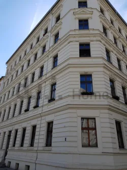 Fassade - Wohnung kaufen in Berlin - Schöne, vermietete 3 Zimmerwohnung in Berlin Friedrichshain! Sperrfrist endet 2029!