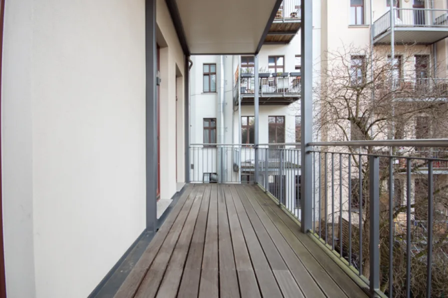 Balkon (baugleiche WE 1. OG)