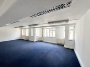 Büro_blauer-Teppich