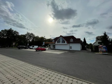 TS13 - Außenanlage, Parkplatz (8) - Garage/Stellplatz mieten in Bad Langensalza - Außenstellplatz in der Nähe vom Schlösschenpark