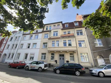 Außenansicht - Wohnung mieten in Erfurt - Gemütliche 2-Raum-Wohnung im Dachgeschoss