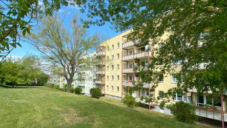 Außenansicht Schadebergstr. 22-30 - Wohnung mieten in Mühlhausen /Thüringen - Geräumige und helle 4-Raum-Wohnung mit Balkon