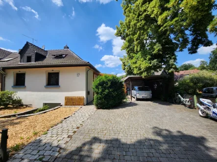 Hausansicht - Haus kaufen in Dinslaken - Hey, ich bin frisch renoviert und warte auf meine neue Familie in Dinslaken-Lohberg!