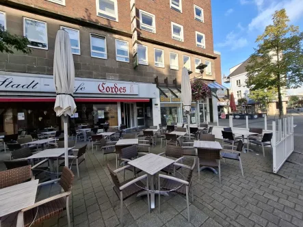 Titelbild - Gastgewerbe/Hotel mieten in Oberhausen - Im Herzen von Oberhausen Sterkrade sucht das "alt" eingesessene Stadtcafé einen Nachmieter.