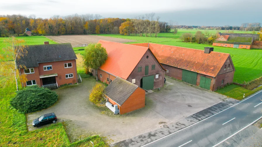 Luftansicht - Haus kaufen in Sendenhorst - Landwirtschaftliches Anwesen mit großem Wohnhaus in Sendenhorst-Albersloh