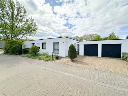 Ansicht - Haus kaufen in Münster - Bauhaus - Stil: Wohnen u. Arbeiten oder Alt und Jung unter einem Dach, separate ELW, ideal für PV !