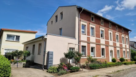 Süd-West Ansicht - Haus kaufen in Altefähr - Rügen Kapitalanlage im Seebad Altefähr: modernisiertes MFH mit 7 schönen Wohnungen