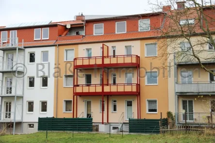 Rückansicht - Wohnung mieten in Stralsund - Stralsund helle 2 Raumwohnung mit Einbauküche und Balkon ab sofort