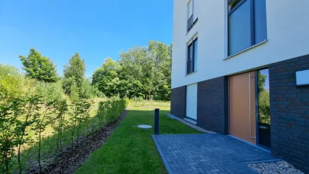 Außenanlagen 2 - Wohnung mieten in Braunschweig - Besichtigung 30.08.  ANFRAGEN NUR PER MAIL  Großzügige 1 Zimmer - Balkon - Tiefgarage - SB1 Whg. 25