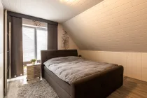 Schlafzimmer DG