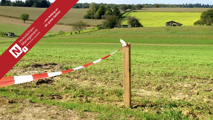 Bauerwartungsland-wegebau-absperrung-landschaft-focus-finder-adobestock - Grundstück kaufen in Bexbach / Frankenholz - Bauplatz in Frankenholz