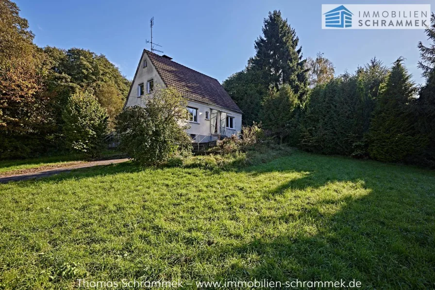 1.Objektansicht - Haus kaufen in Hemer - HEMER - LÄNDLICH - FREISTEHENDES EIN- BIS ZWEIFAMILIENHAUS MIT GROSSEM GRUNDSTÜCK UND VIEL POTENTIAL