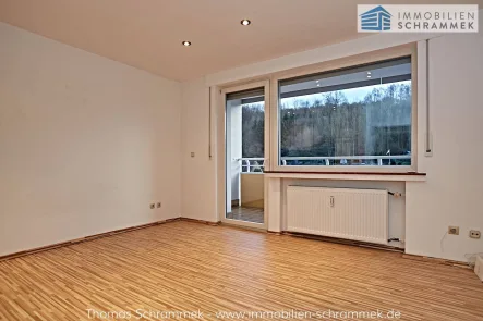 1.Wohn-/Schlafbereich mit offener Küche - Wohnung mieten in Iserlohn - TOP AUSSTATTUNG MIT EINBAUKÜCHE - APPARTEMENT MIT BALKON FÜR ANSPRUCHSVOLLE