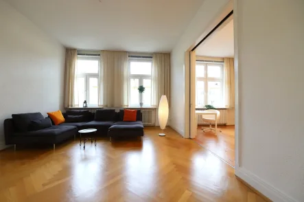 Leidenschaft Immobilien Höpfner  - Wohnung kaufen in Kiel / Düsternbrook - Bezugsfreie 3-Zimmer-Eigentumswohnung mit Balkon in24105 Kiel-Düsternbrook