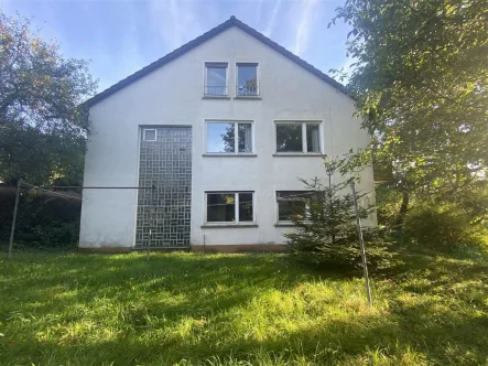 Das Wohnhaus von Außen - Haus kaufen in Tübingen - Tübingen-Lustnau: Spannendes Hausmit viel Potenzial in Halbhöhenlage mit Aussicht!