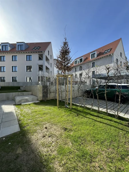 Die Wohnanlage - Wohnung mieten in Reutlingen - Traumhafte Dachgeschosswohnung modern – lichtdurchflutet – großzügig