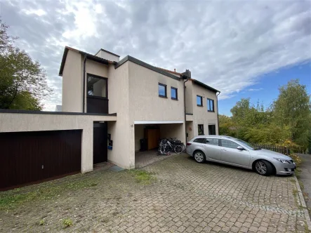 Das Wohnhaus von Außen - Wohnung mieten in Tübingen - Großzügig, sehr ruhig und mit schöner Aussicht wohnen! 