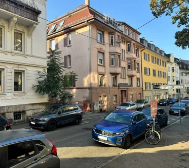 Blick in die Arminstraße 33 - Wohnung kaufen in Stuttgart - Schönes Wohnen im Stuttgarter Süden!