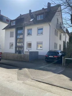 Das Wohnhaus von außen - Wohnung mieten in Stuttgart - Schöne 2,5 Zimmerwohnung mit bester Infrastruktur drumherum!