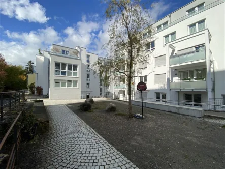 Schöner Innenhofbereich - Wohnung mieten in Tübingen - Wunderschön modern und fußläufig zur Altstadt wohnen!