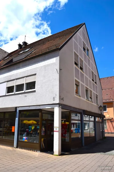 T_01 - Haus kaufen in Oberndorf - Mehrfamilienhaus in zentraler Lage von Oberndorf