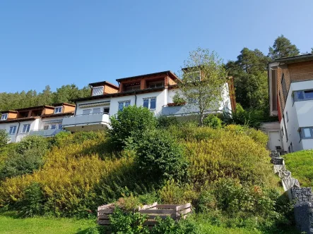 Außenansicht - Wohnung kaufen in Epfendorf - 3 Zimmer Eigentumswohnung mit Balkon und 2 PKW-Stellplätzen