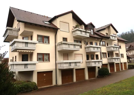 Außenansicht - Wohnung kaufen in Sulz am Neckar - 1 Zimmer Eigentumswohnung mit Balkon & Stellplatz