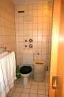 Bad mit Dusche und WC