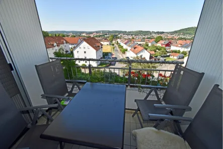 Balkon 2 - Wohnung kaufen in Sulzbach-Rosenberg - Eine Wohnung größer als so manches Haus