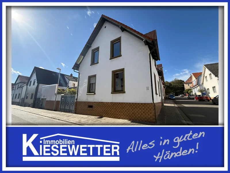  - Haus kaufen in Worms-Herrnsheim - Großzügiges 2-Familienhaus in ruhiger Lage von Herrnsheim - EG vermietet, DG frei, Garage und Balkon