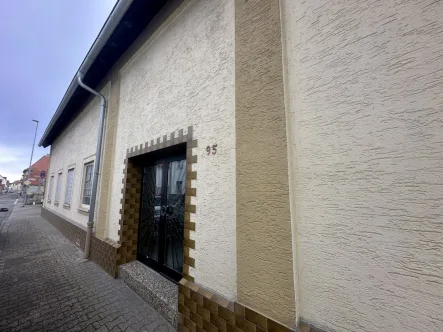  - Wohnung mieten in Frankenthal (Pfalz) / Eppstein - Großzügige 3-Zimmer-Wohnung mit Wintergarten und Keller in Eppstein (Frankenthal)