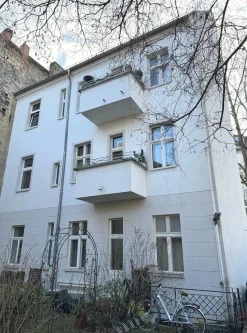 Außenansicht Balkon - Wohnung kaufen in Berlin - Attraktive Lage - vermietete 2-Zimmer Wohnung mit Balkon