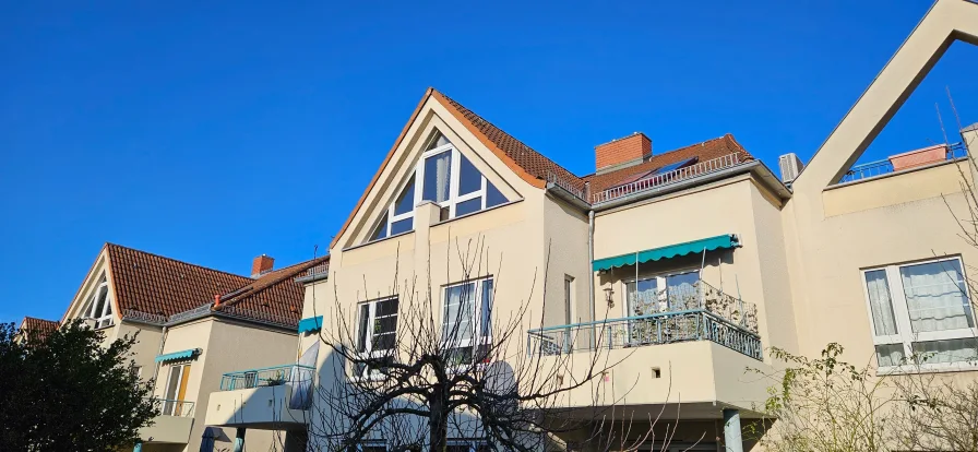 Außenansicht - Wohnung kaufen in Berlin - Charmante 3-Zimmer Wohnung mit Balkon in idyllischer Lage