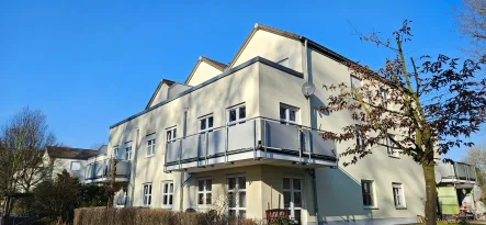 Wohnung-kaufen-Immobilie-Schöneiche-bei-Berlin - Wohnung kaufen in Schöneiche bei Berlin - Vermietete Wohnung mit großer Dachterrasse & PKW-Stellplatz (Sondereigentum)