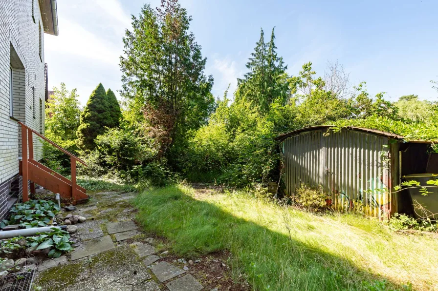 Garten Blick auf Garage