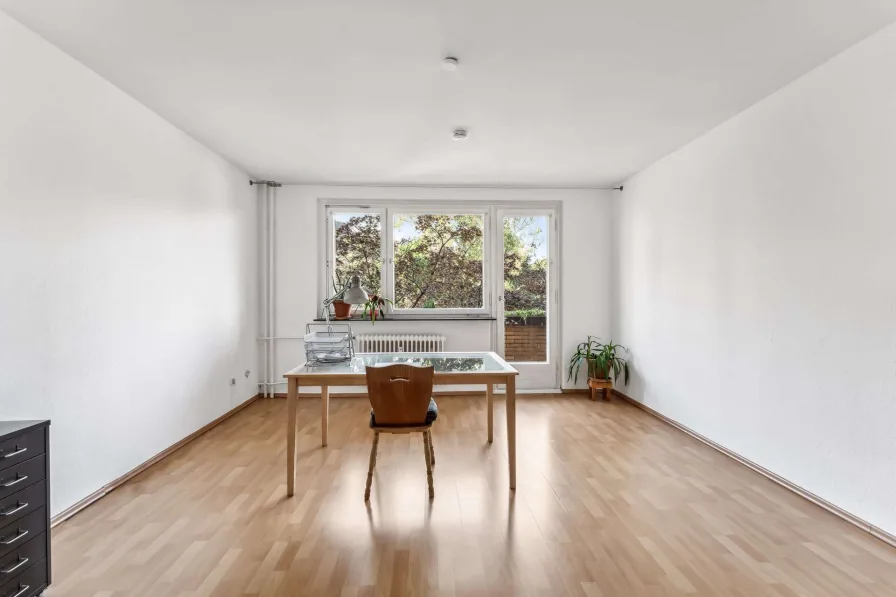 Balkonzimmer - Wohnung kaufen in Berlin - Freie Sicht und Freiraum: Helle Balkonwohnung in Kreuzberg