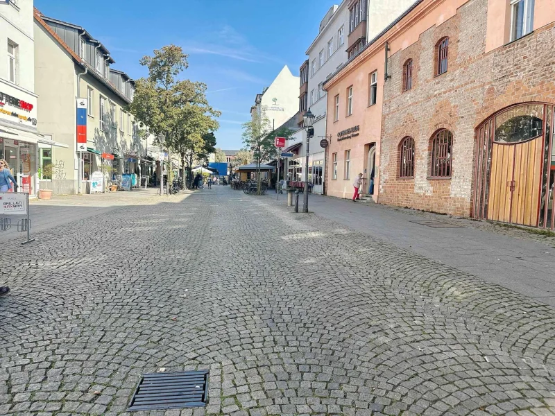 Blick in die Breite Straße  - Laden/Einzelhandel mieten in Berlin - GELEGENHEIT FÜR ENTREPRENEURE: Ihr Vier-Ebenen-Geschäft in der Altstadt!